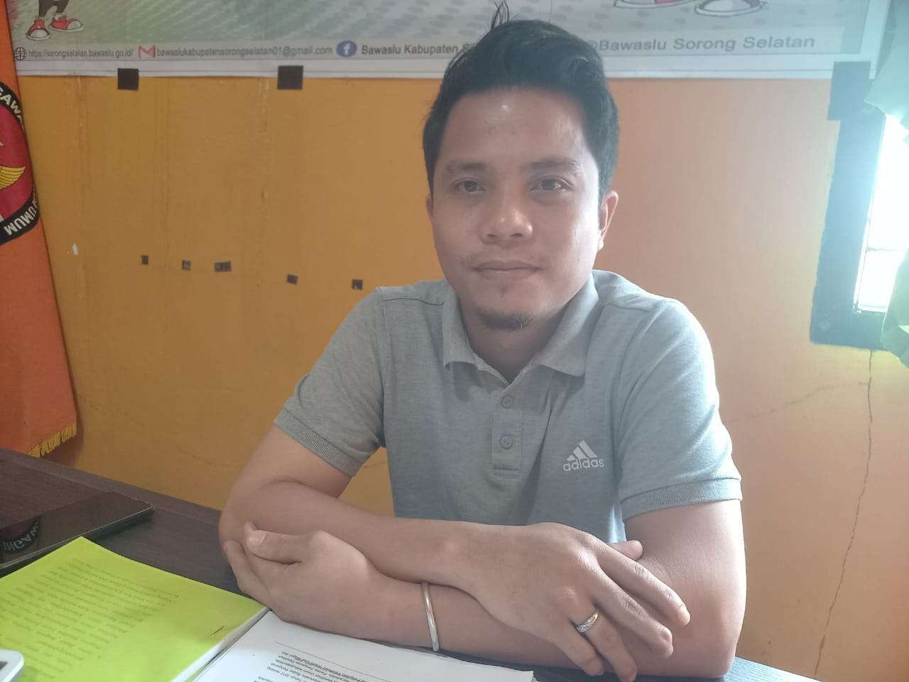 Ketua Bawaslu Sorong Selatan Akmal Muntasir