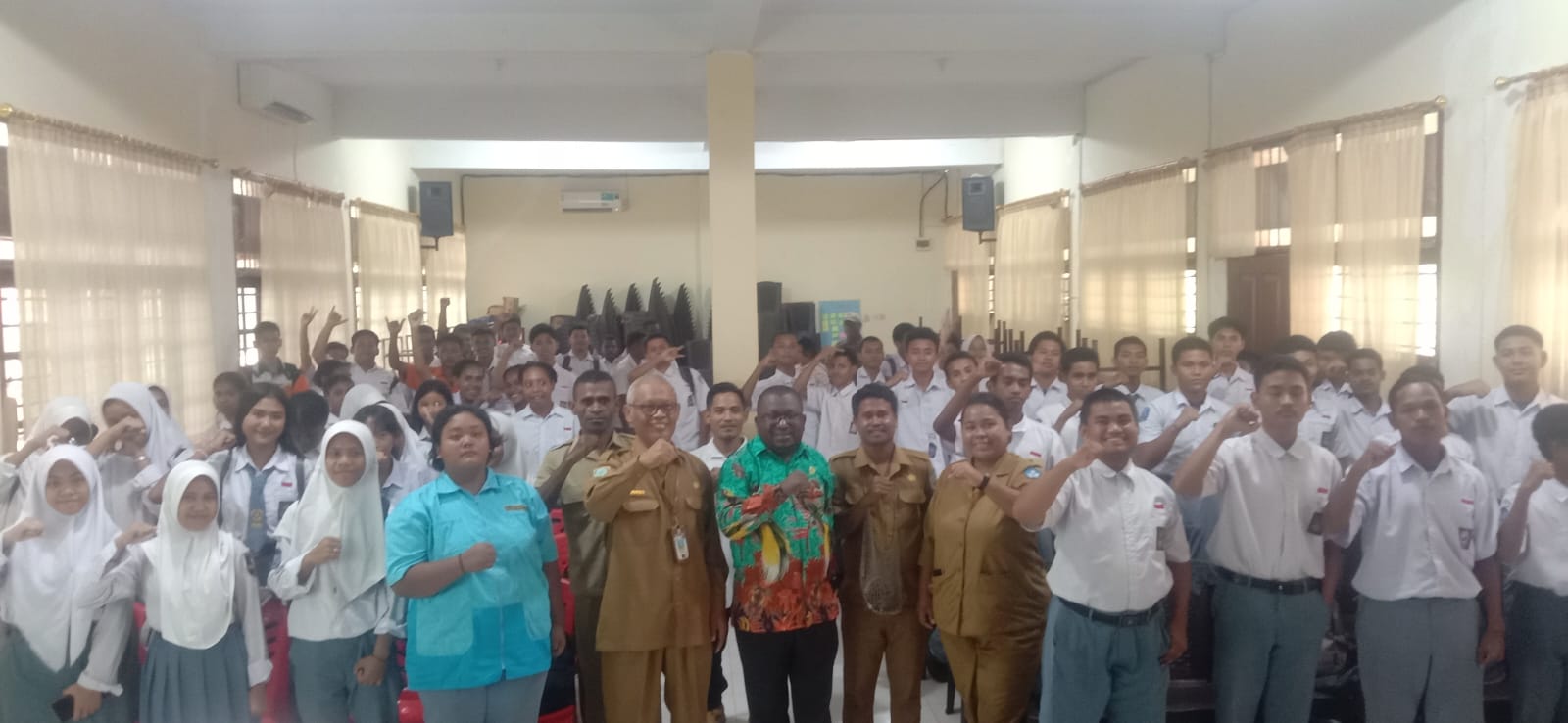 Anggota DPD RI Agustinus R. Kambuaya, SIP, SH